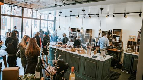 What are the benefits of a <strong>pop-up</strong> shop? Create an in-person connection with customers. . Curate annapolis cafe bakery